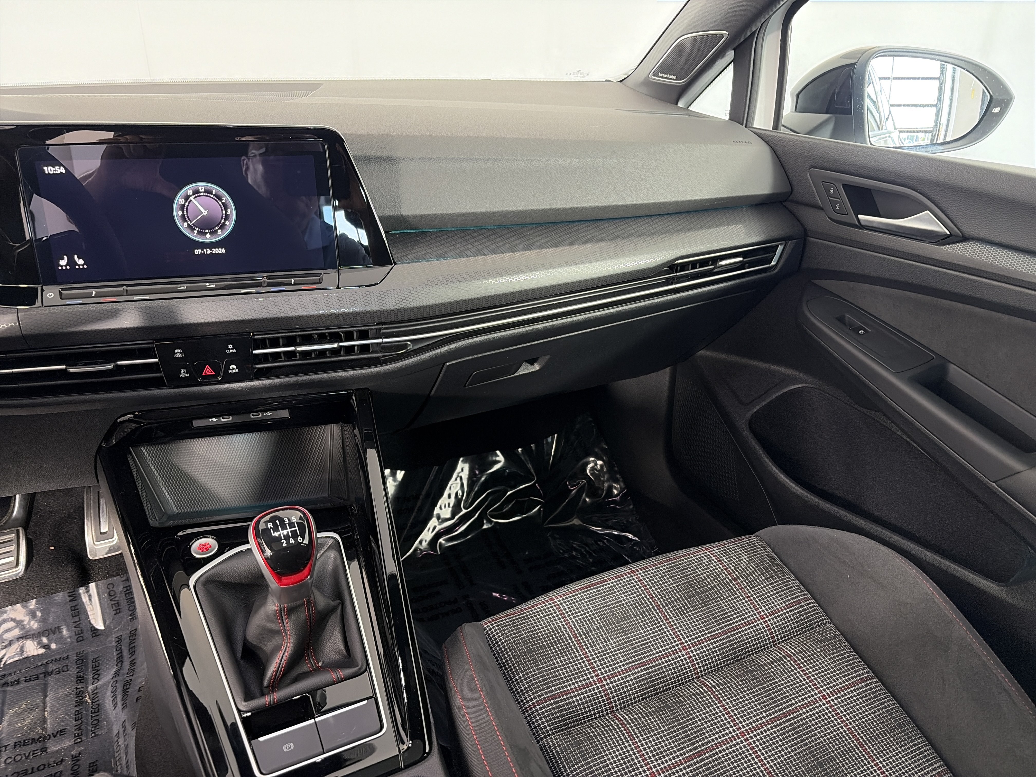 Used 2024 Volkswagen GTI SE FWD image 4