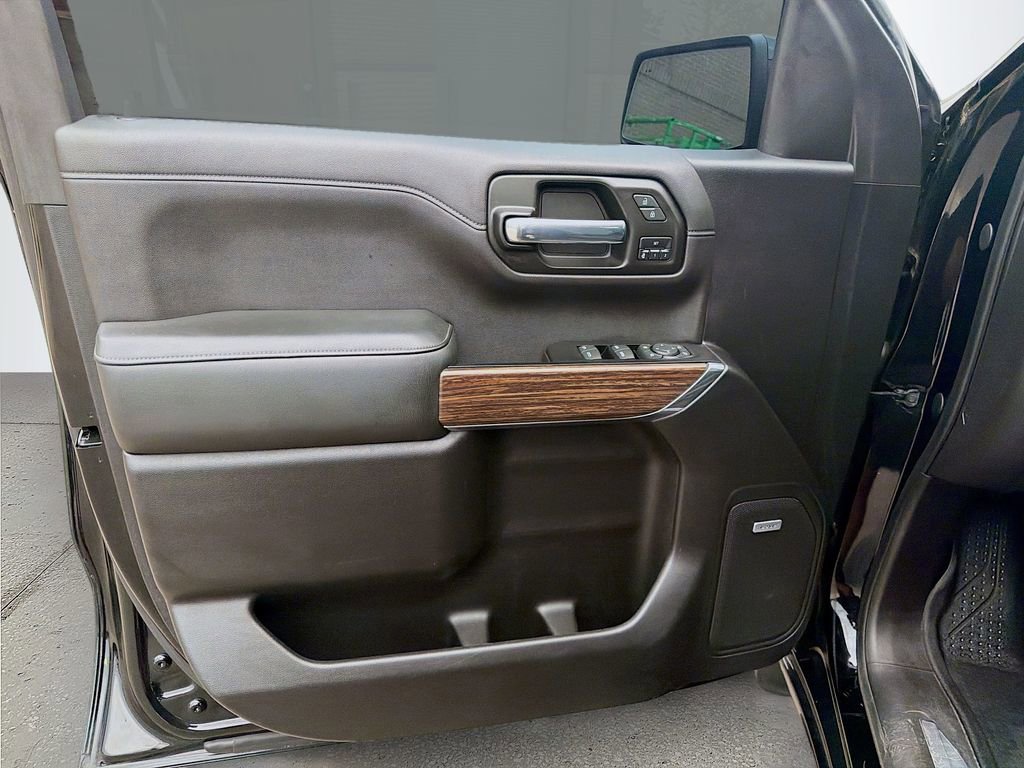 Used 2019 Chevrolet Silverado 1500 High Country w/ Technology Package AWD/4WD image 21