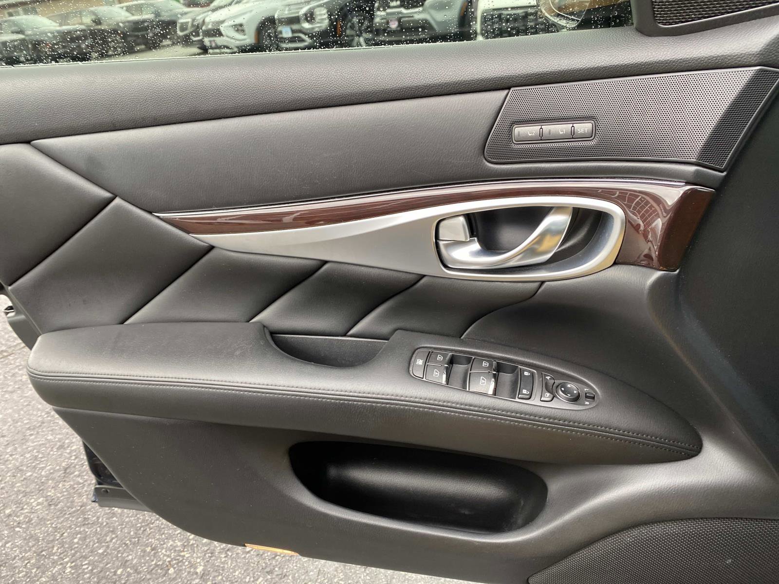 Used 2015 INFINITI Q70 3.7 image 19