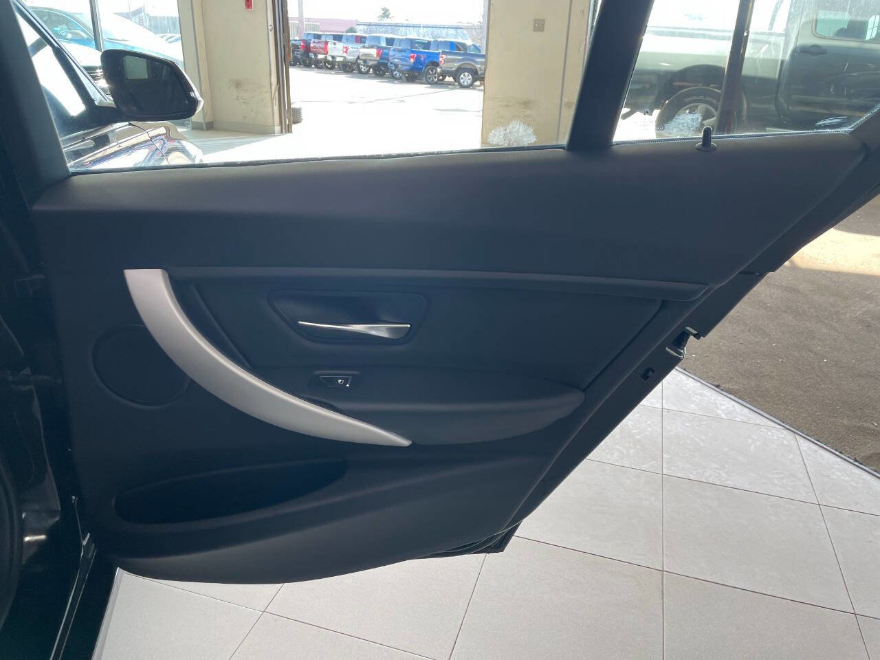 Used 2017 BMW 320i xDrive Sedan image 22