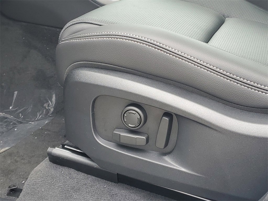 New 2026 Jaguar F-PACE R-Dynamic S image 12