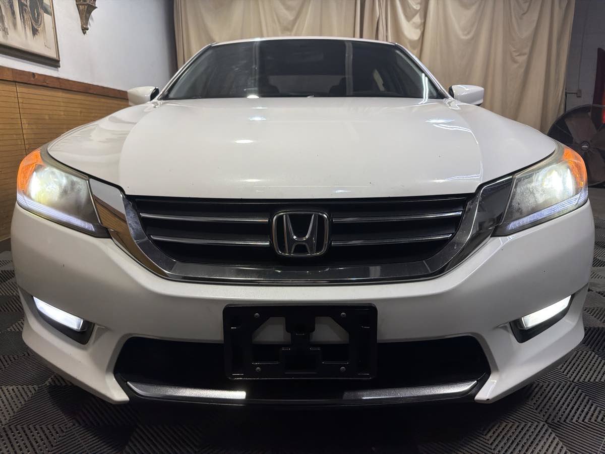 Used 2015 Honda Accord Sport image 3