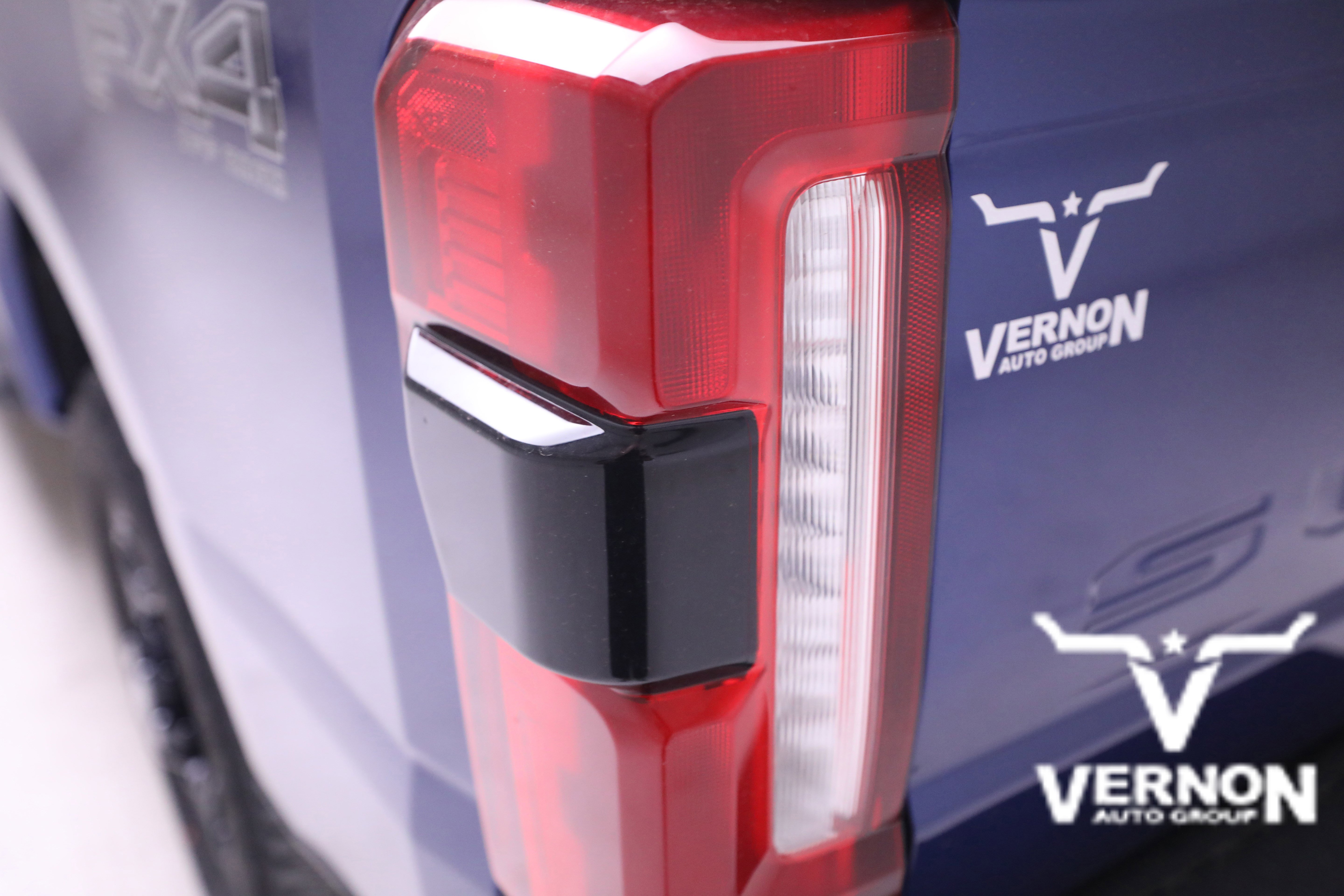 New 2026 Ford F250 Lariat w/ Black Appearance Package image 41