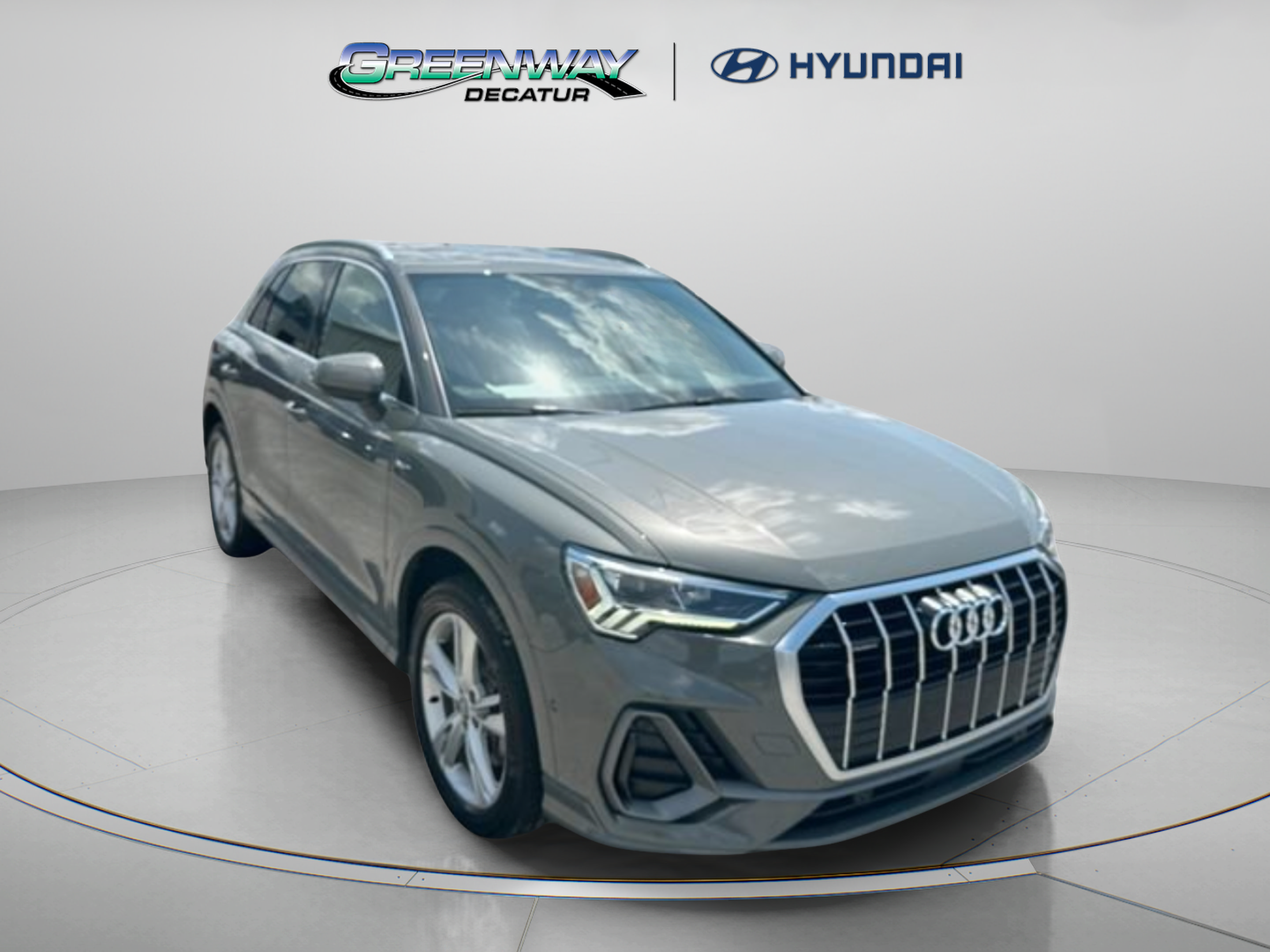 Used 2019 Audi Q3 2.0T Prestige AWD/4WD image 2