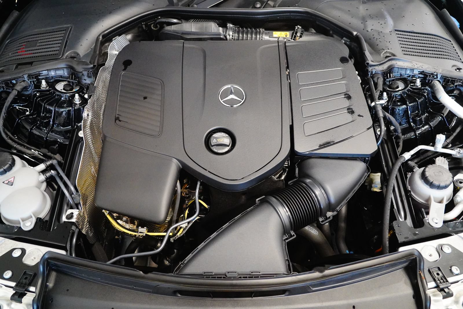 Certified 2024 Mercedes-Benz CLE 300 4MATIC Cabriolet image 32