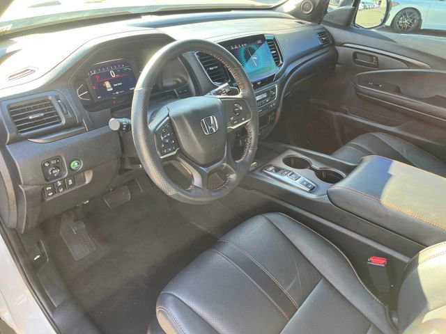 Certified 2025 Honda Passport TrailSport image 4