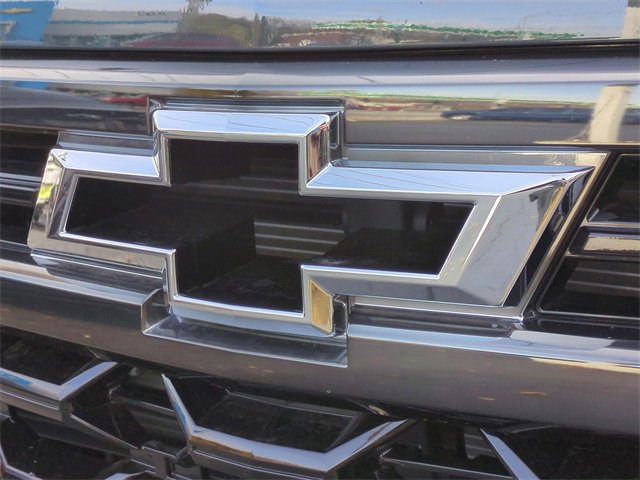 Certified 2025 Chevrolet Silverado 1500 ZR2 w/ Dark Appearance Package image 32