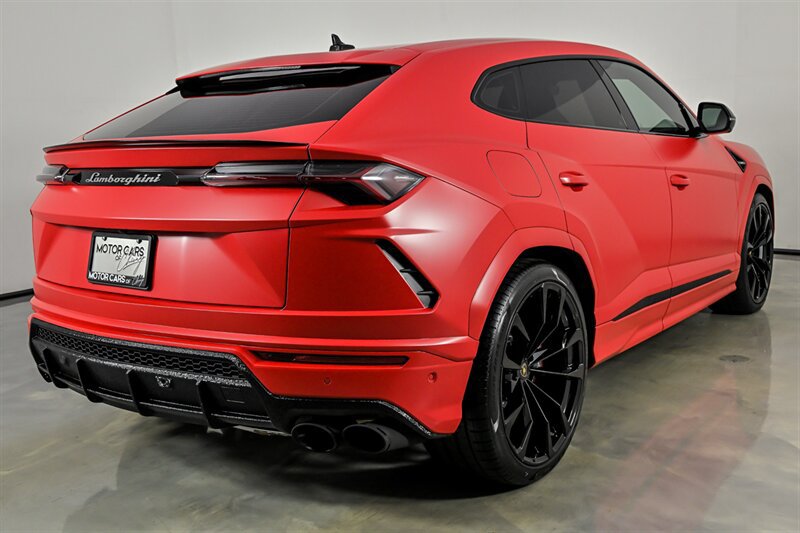 Used 2021 Lamborghini Urus AWD/4WD image 10