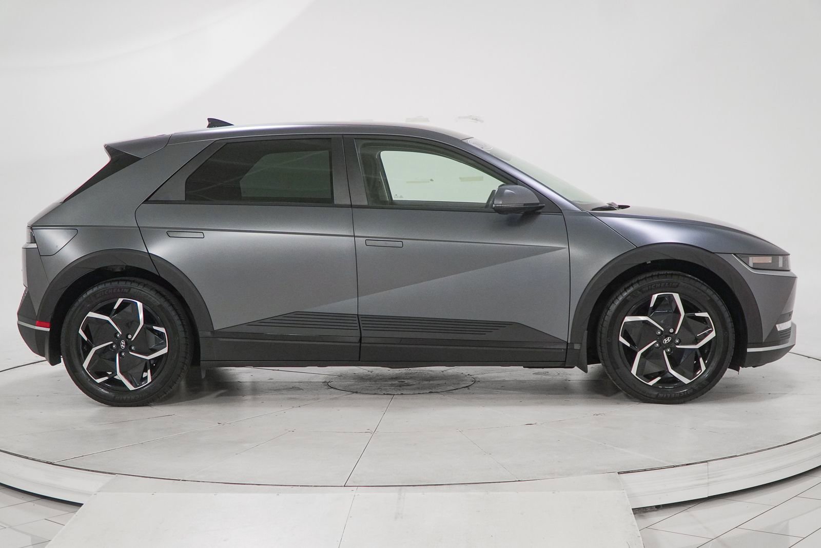 Used 2024 Hyundai Ioniq 5 SEL AWD/4WD image 12
