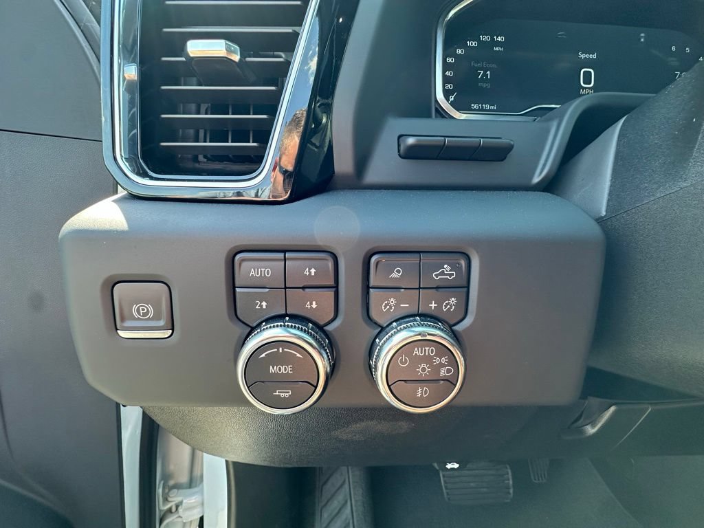 Used 2024 GMC Sierra 2500 Denali Ultimate AWD/4WD image 3