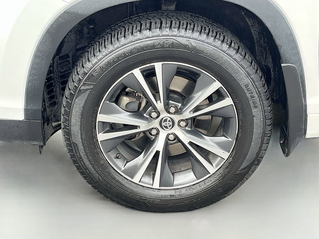 Used 2016 Toyota Highlander XLE image 33