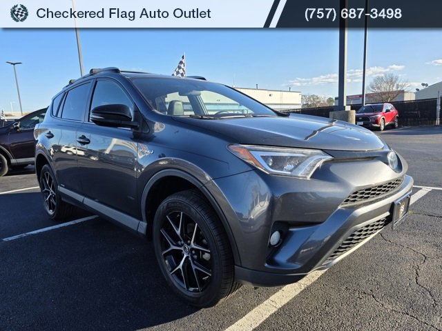 Used 2018 Toyota RAV4 SE image 11