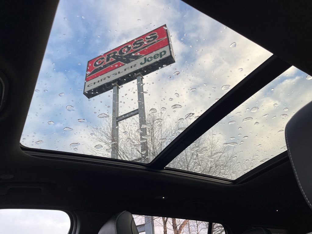 New 2025 Jeep Grand Cherokee L Limited image 4