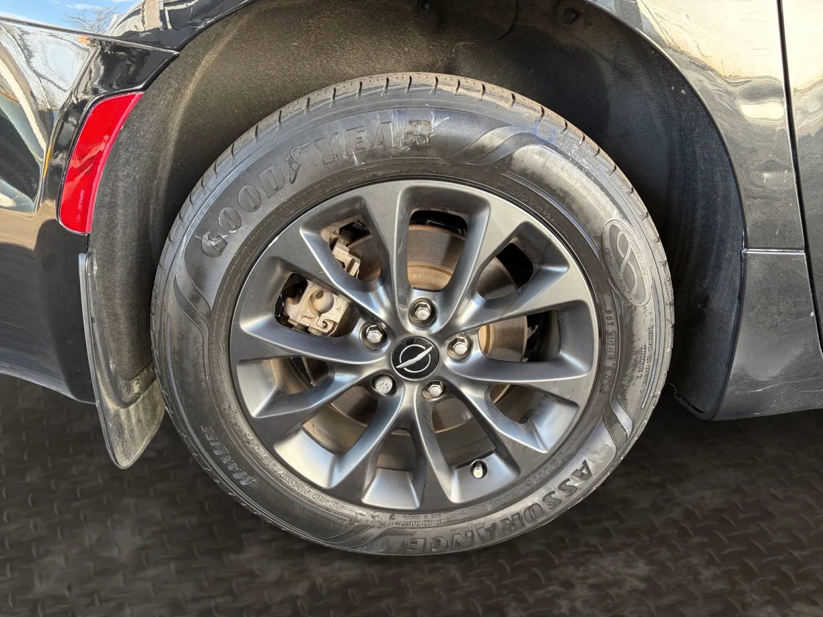 Used 2021 Chrysler Pacifica Touring w/ Cold Weather Group image 43