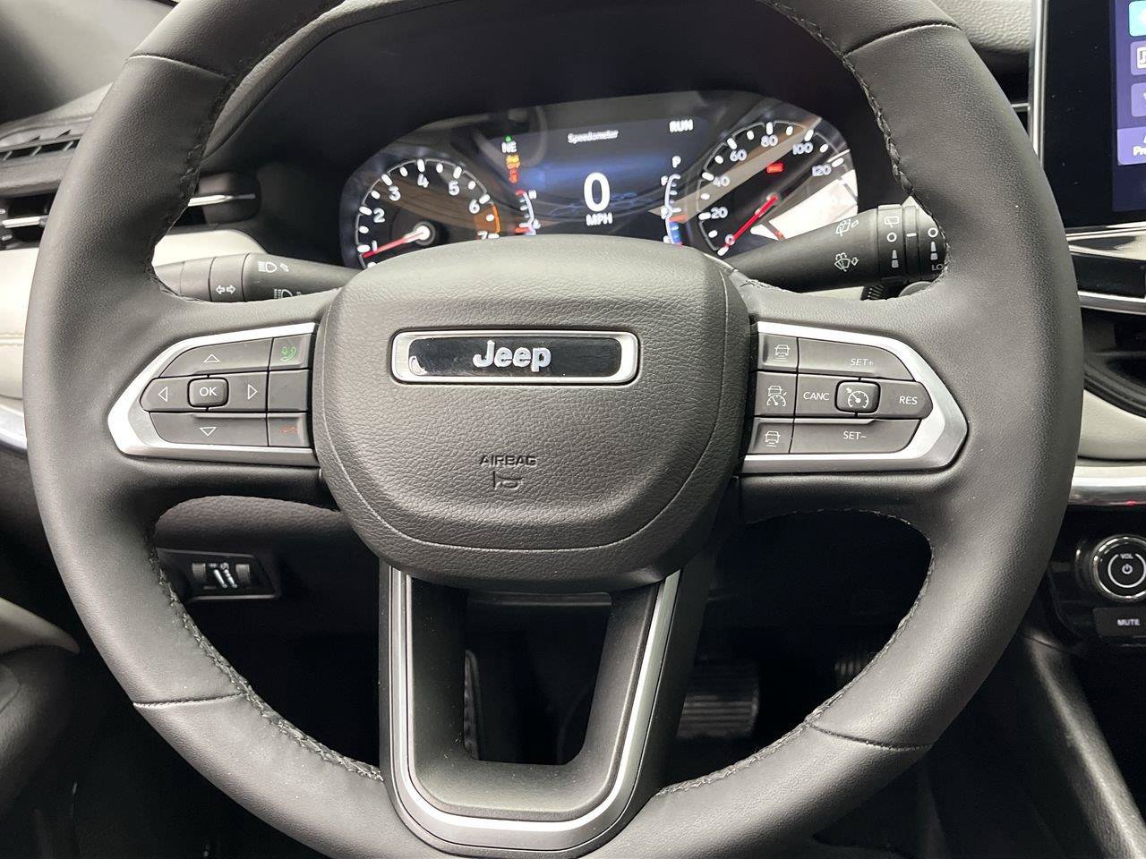 Used 2023 Jeep Compass Limited AWD/4WD image 13