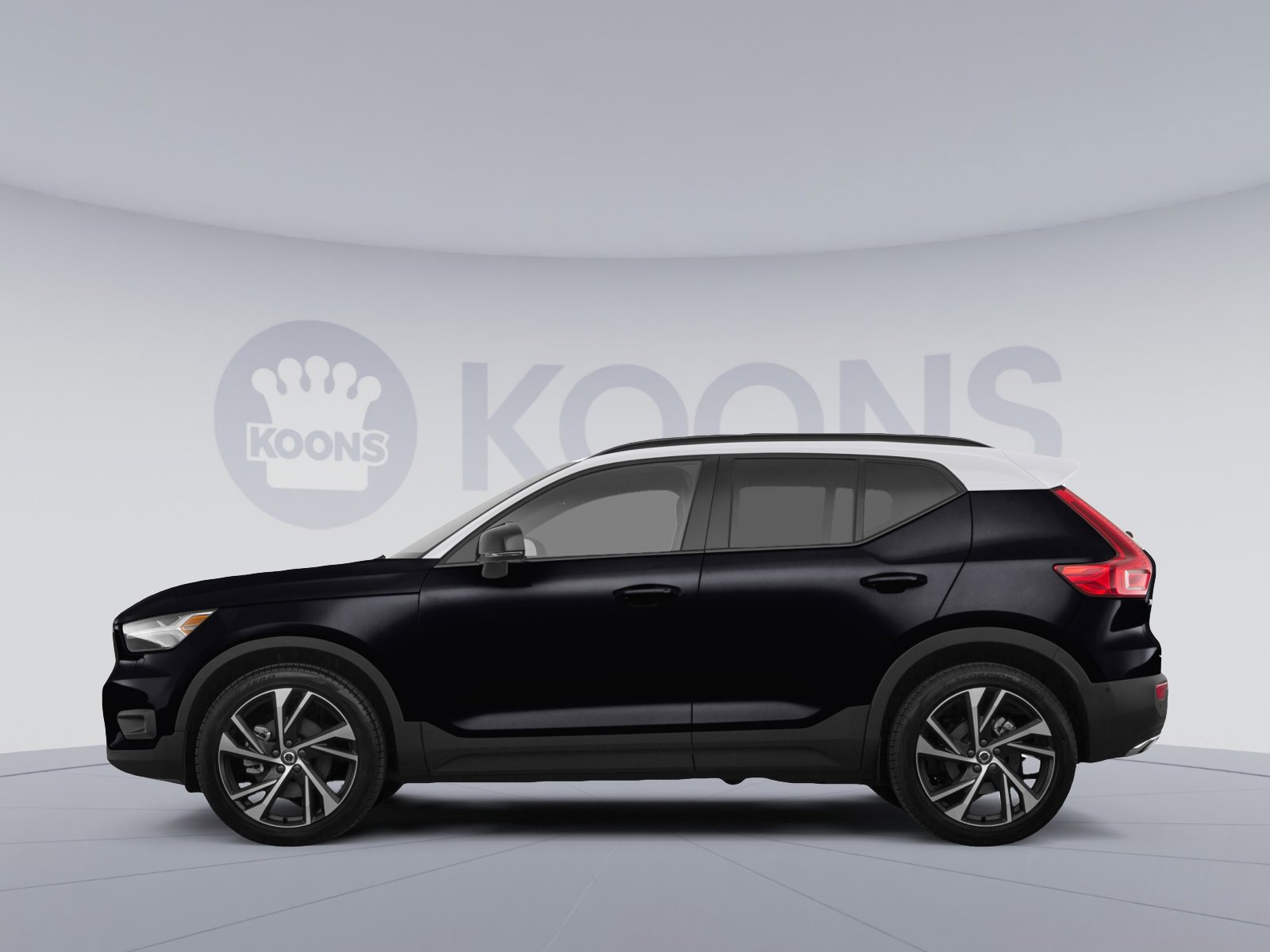 Used 2023 Volvo XC40 B5 Plus w/ Protection Package Premier image 2