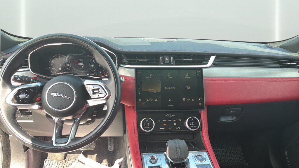 Used 2025 Jaguar F-PACE R-Dynamic S AWD/4WD image 19