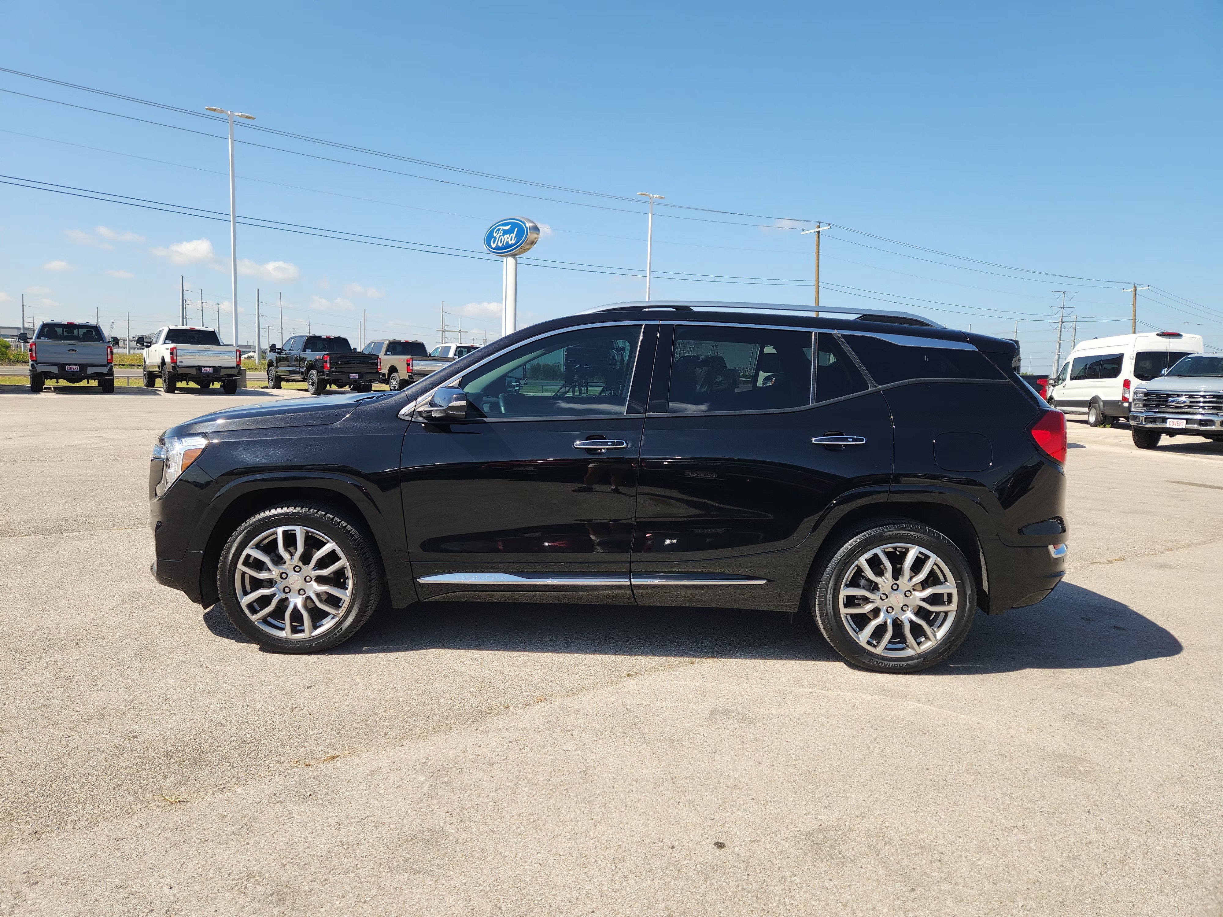 Used 2023 GMC Terrain Denali AWD/4WD image 4