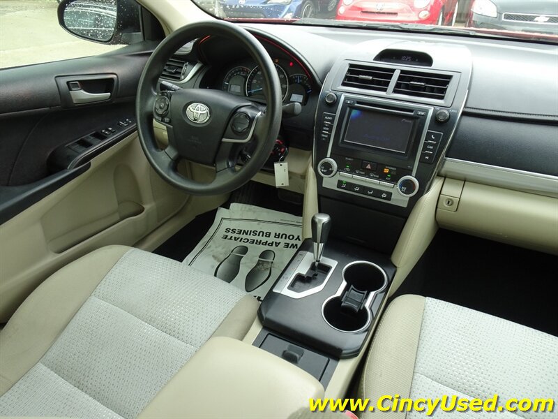 Used 2012 Toyota Camry LE FWD image 16