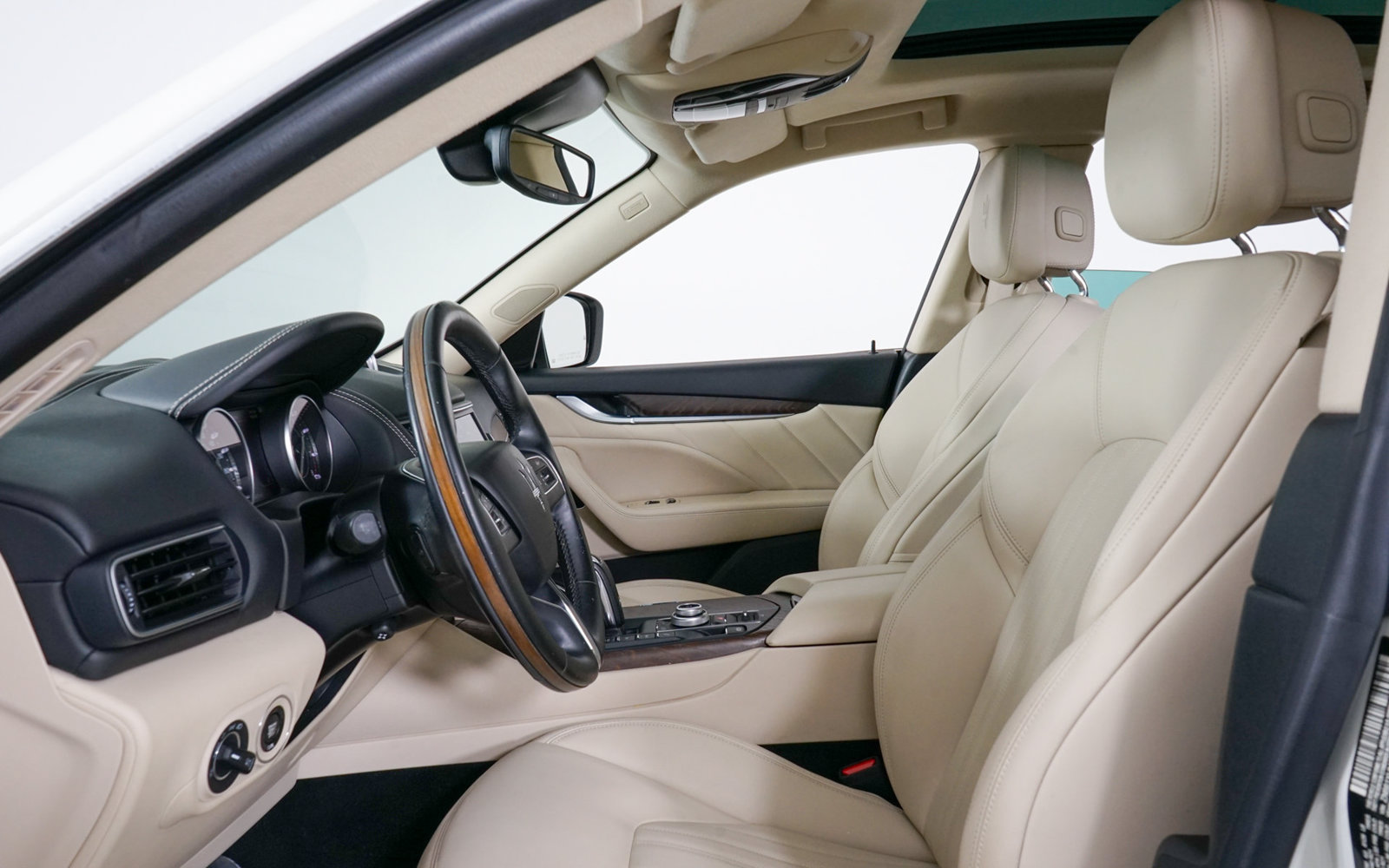 Used 2022 Maserati Levante Modena AWD/4WD image 5