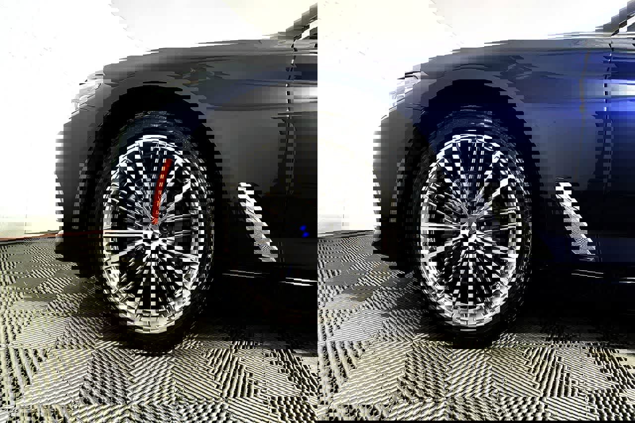 Used 2020 BMW 540i xDrive w/ Premium Package image 8