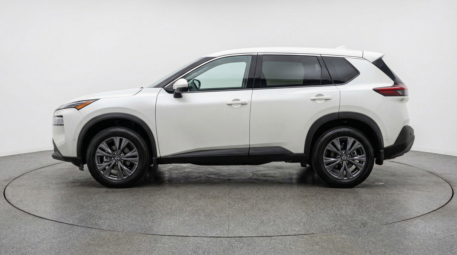 Used 2025 Nissan Rogue SV image 5