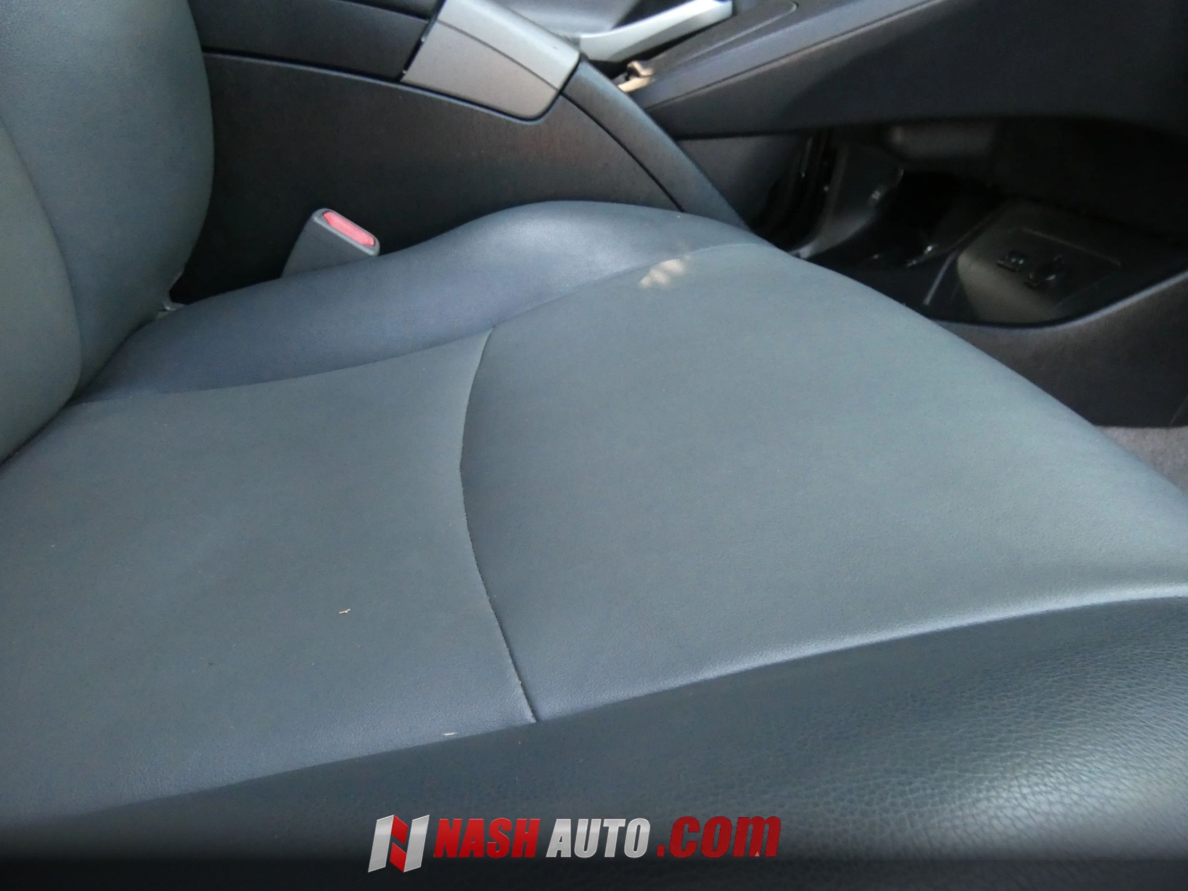 Used 2014 Toyota Prius Four w/ Solar Roof Package FWD image 30
