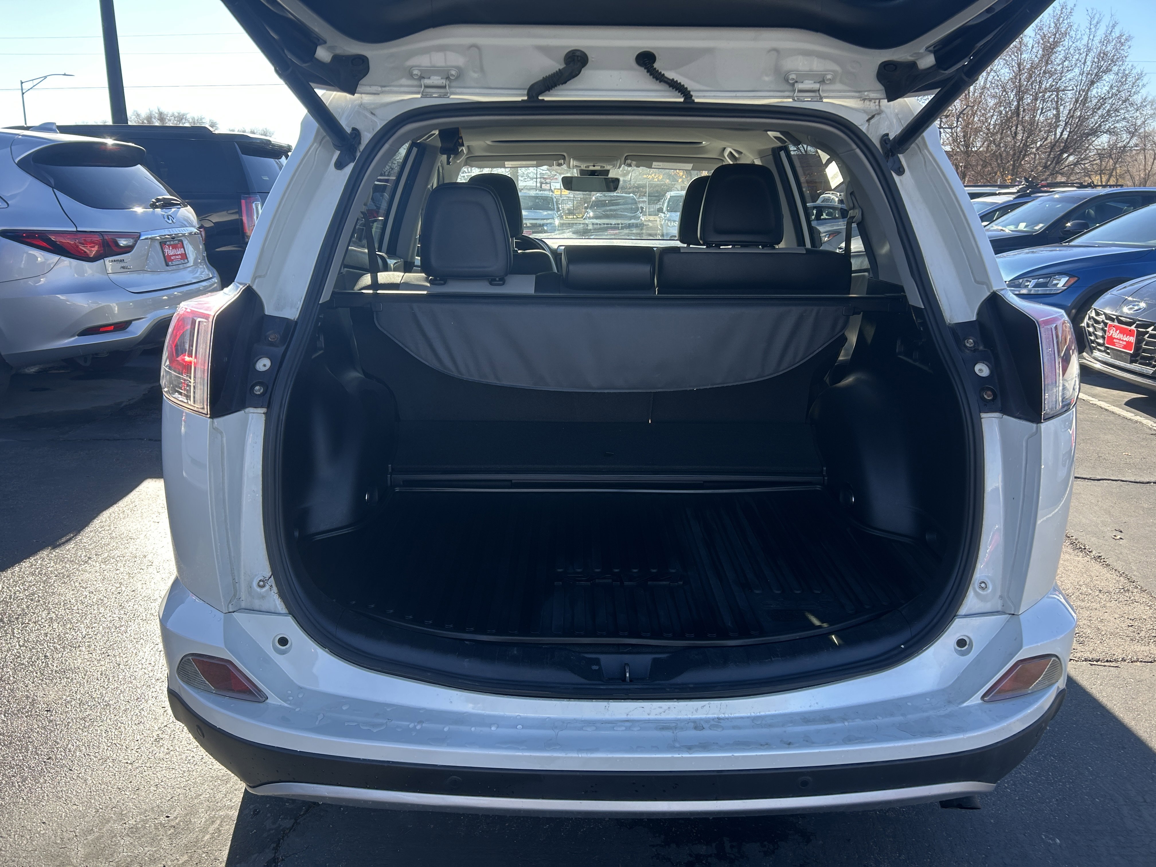 Used 2018 Toyota RAV4 Limited image 5