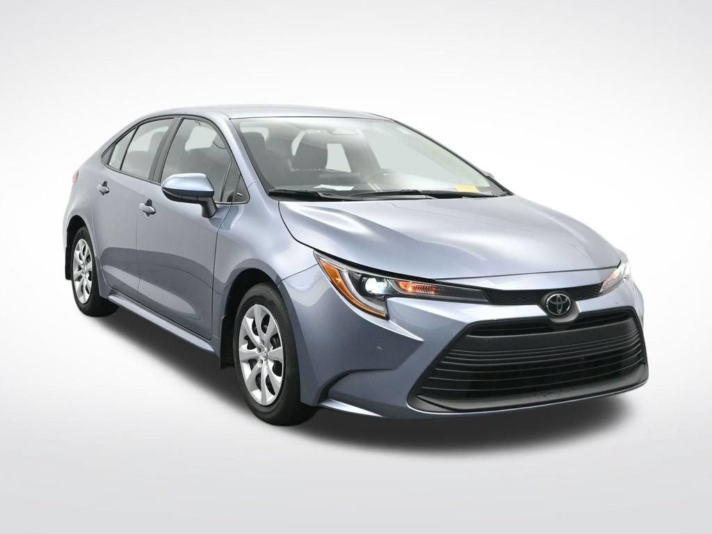 Used 2026 Toyota Corolla LE FWD image 3