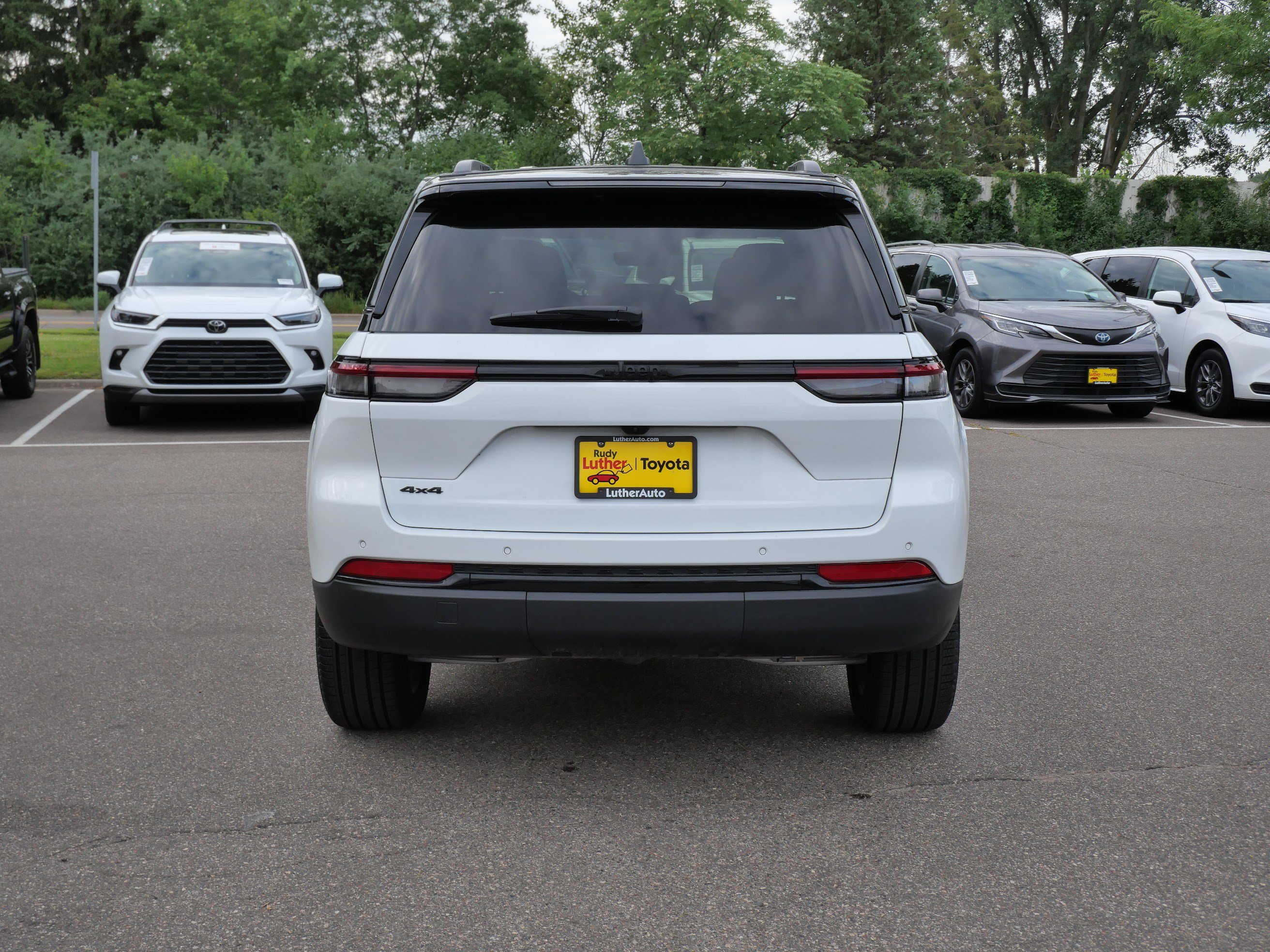 Used 2025 Jeep Grand Cherokee Limited AWD/4WD image 6