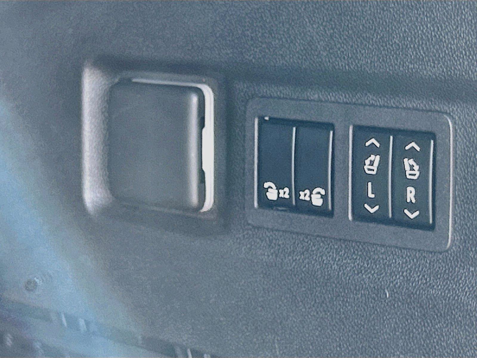 Used 2023 Chevrolet Tahoe High Country AWD/4WD image 16