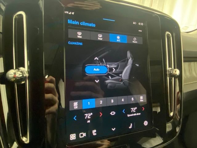 Used 2025 Volvo XC40 B5 Core AWD/4WD image 24