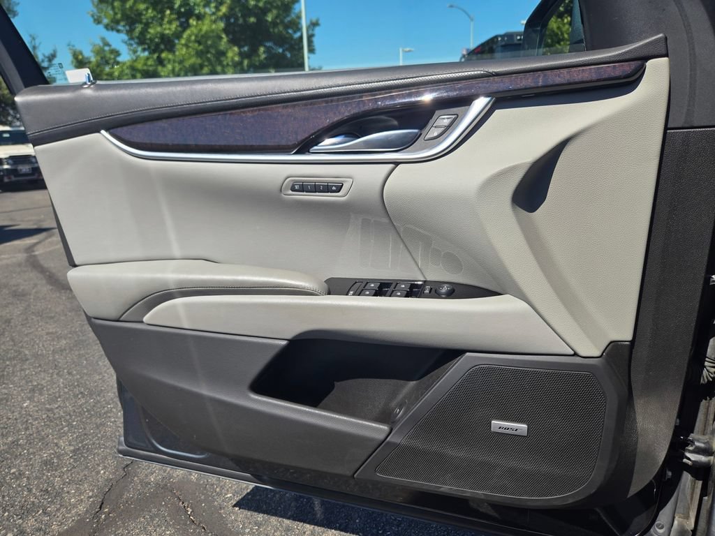 Used 2014 Cadillac XTS Luxury FWD image 18