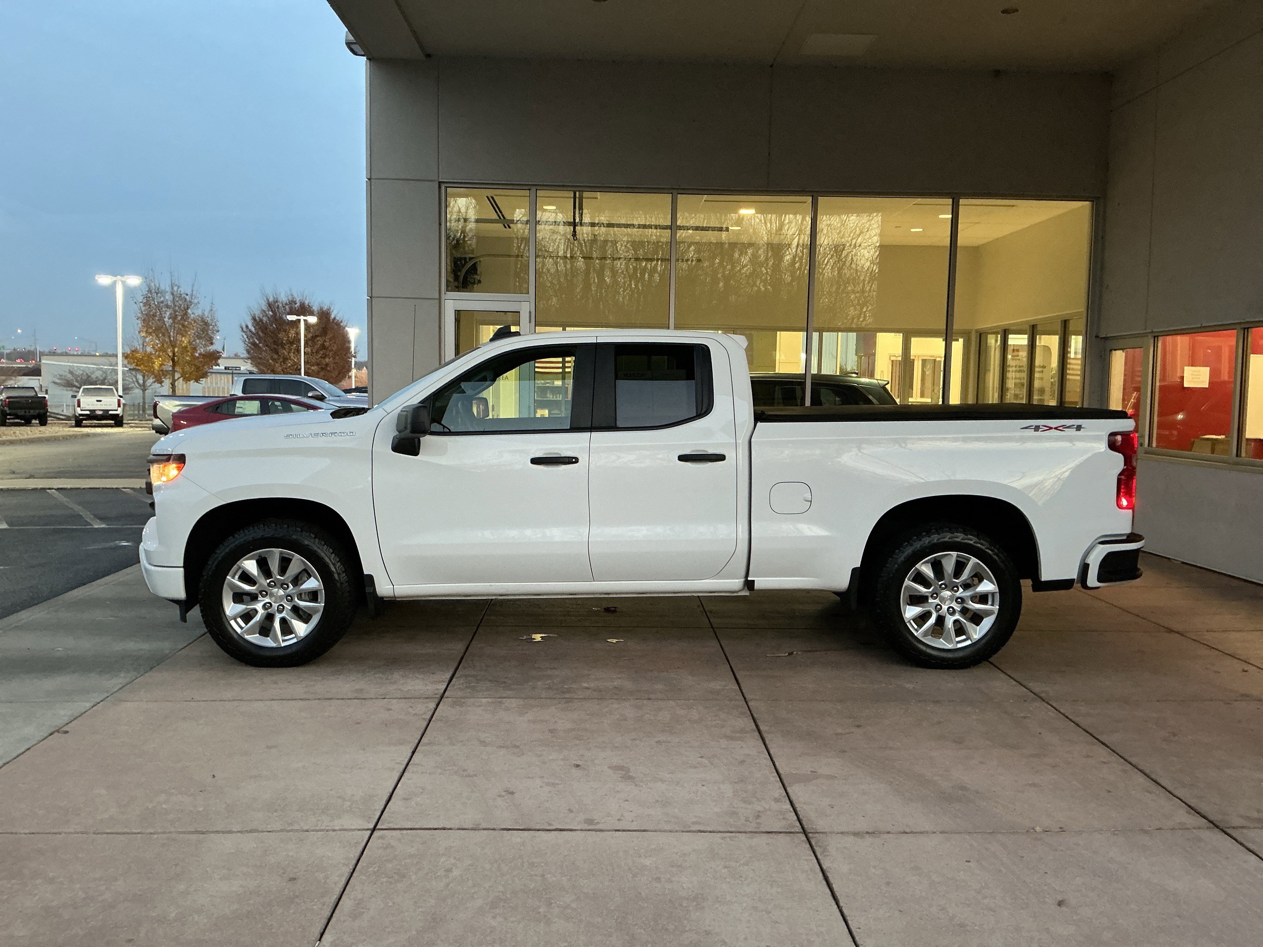 Used 2023 Chevrolet Silverado 1500 Custom image 19
