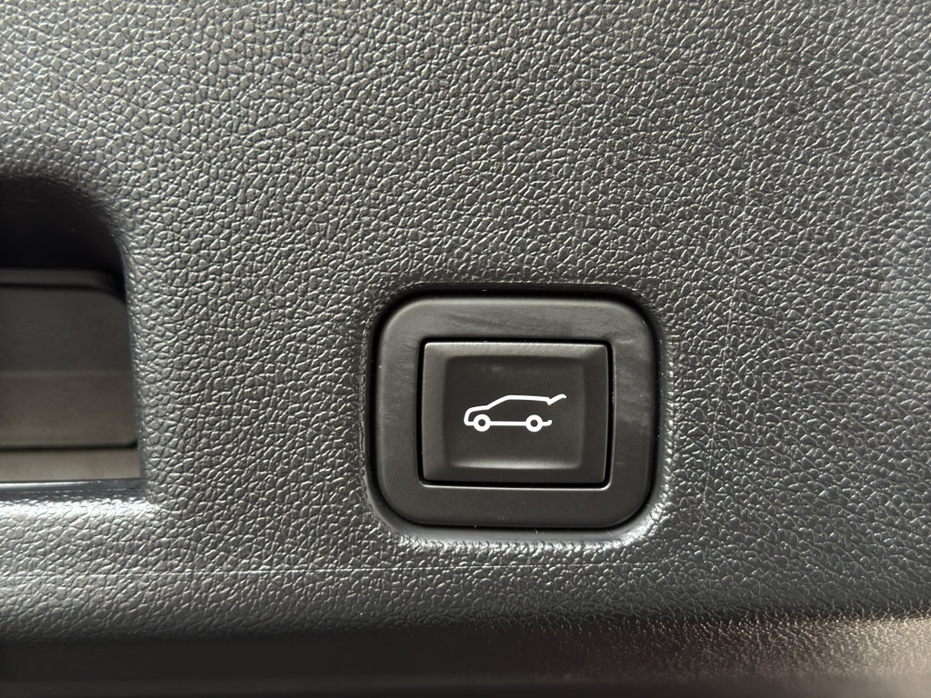 Used 2024 Chevrolet Traverse RS AWD/4WD image 23