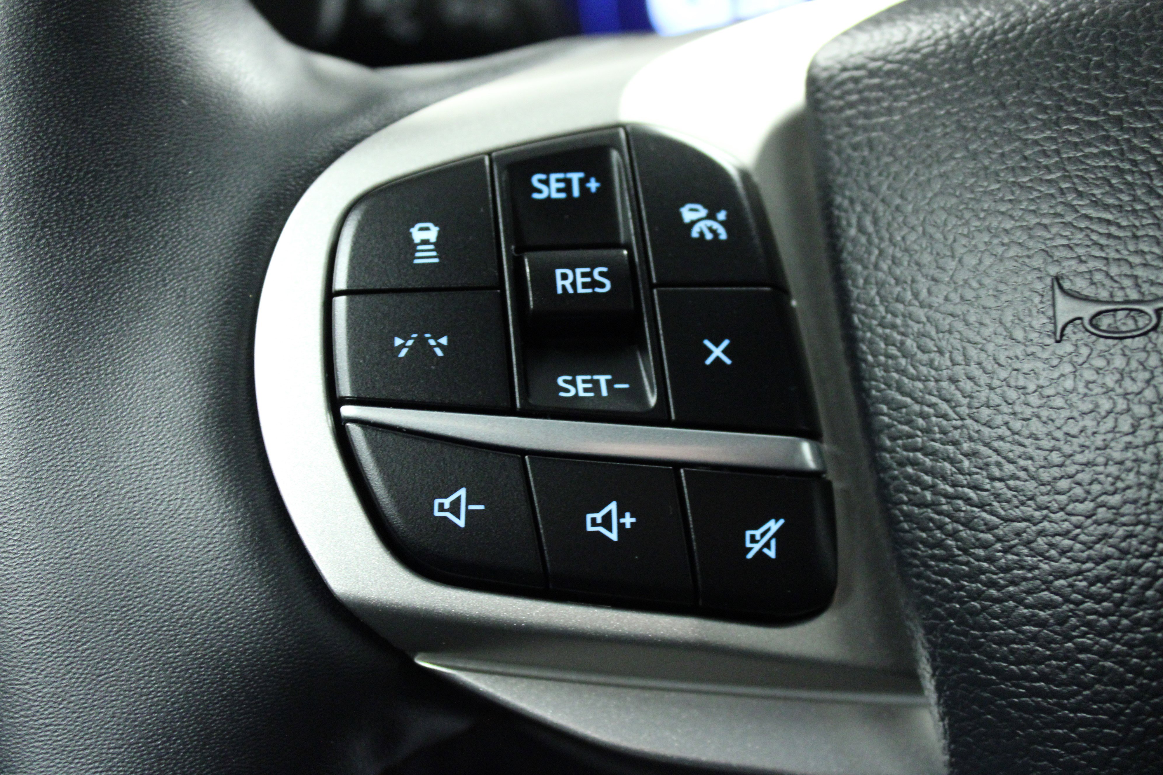 Used 2025 Ford Explorer Active w/ Active Comfort Package AWD/4WD image 21