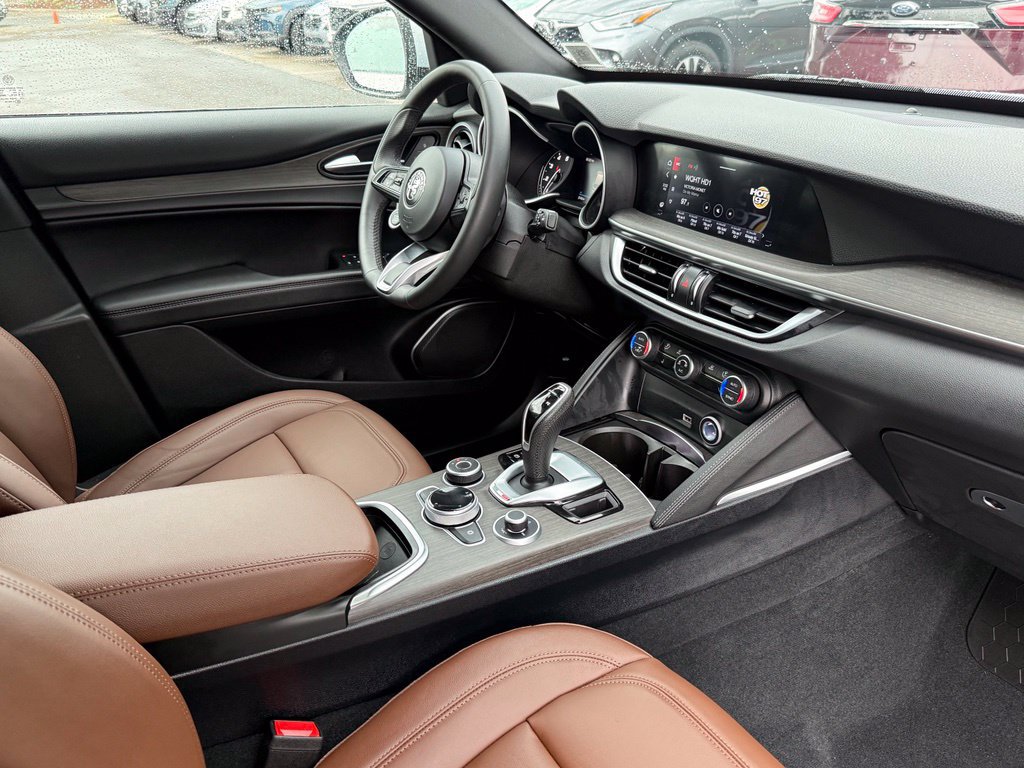 Used 2023 Alfa Romeo Stelvio Ti w/ Active Assist Plus Package AWD/4WD image 31