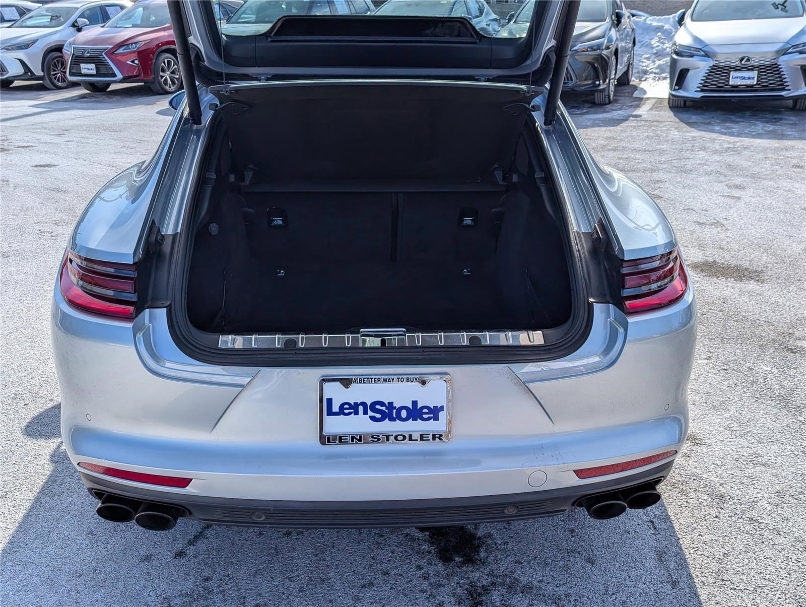 Used 2018 Porsche Panamera 4S image 12