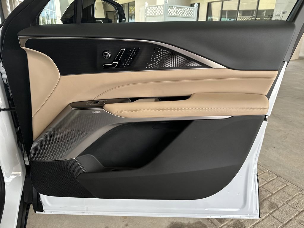 New 2026 Cadillac Lyriq Signature Sport w/ Nappa Leather Package image 32
