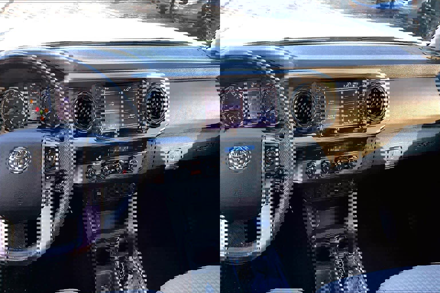 Certified 2022 Toyota Tacoma SR5 image 7