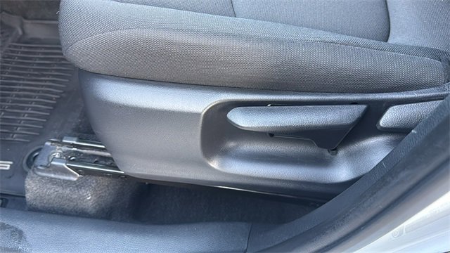 Used 2024 Toyota Corolla Cross LE image 24