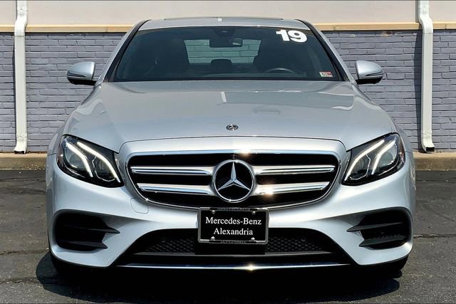 Used 2019 Mercedes-Benz E 300 4MATIC image 2