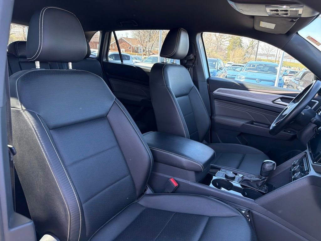 Used 2023 Volkswagen Atlas Cross Sport SE image 34