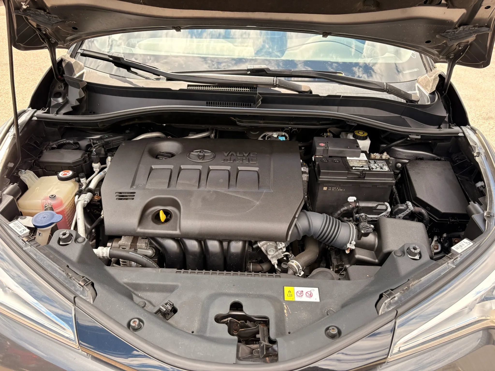 Used 2018 Toyota C-HR XLE FWD image 29