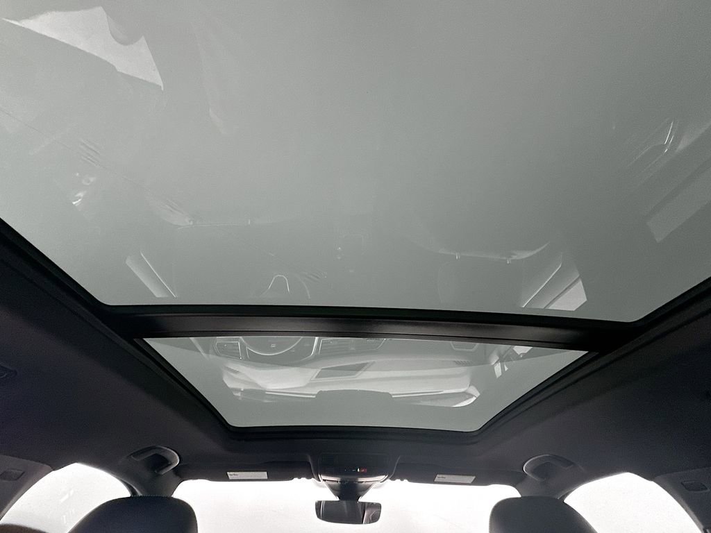 Used 2023 Volkswagen Tiguan SE R-Line image 21