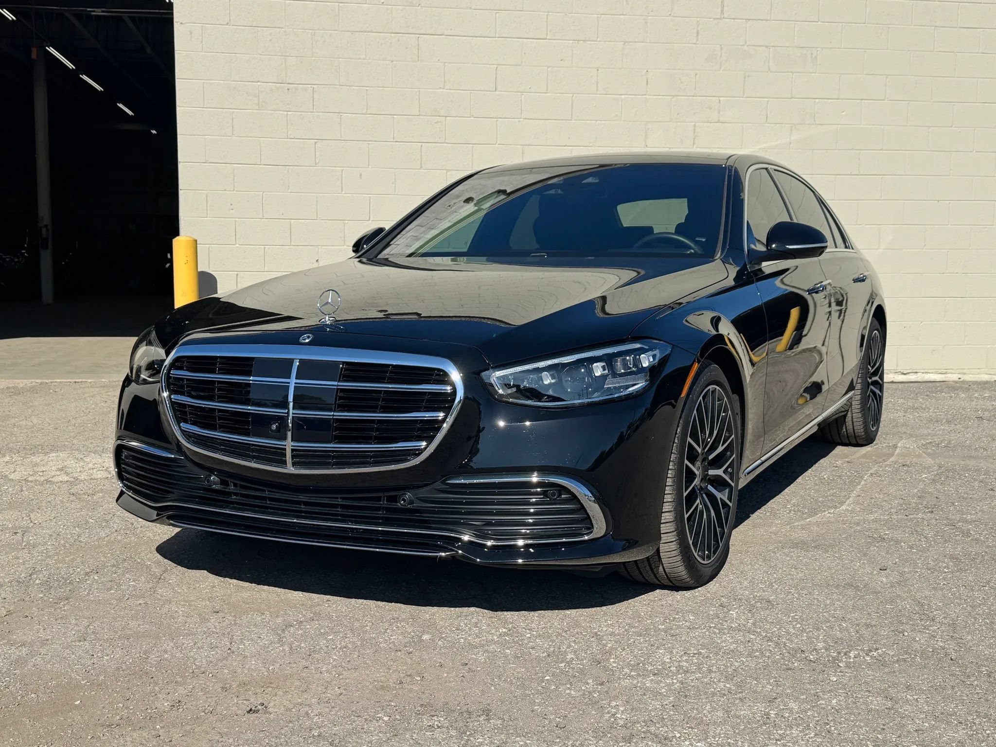 Used 2025 Mercedes-Benz S 580 4MATIC Sedan image 1