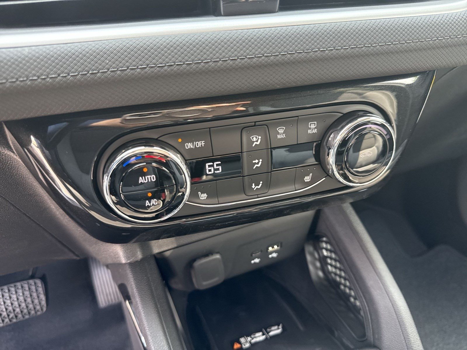 New 2026 Chevrolet TrailBlazer LT w/ Convenience Package FWD image 16