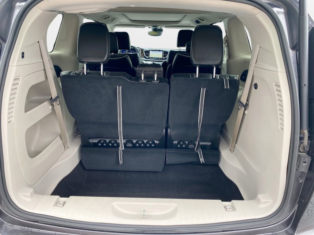 Used 2023 Chrysler Pacifica Limited w/ Trailer Tow Group image 40