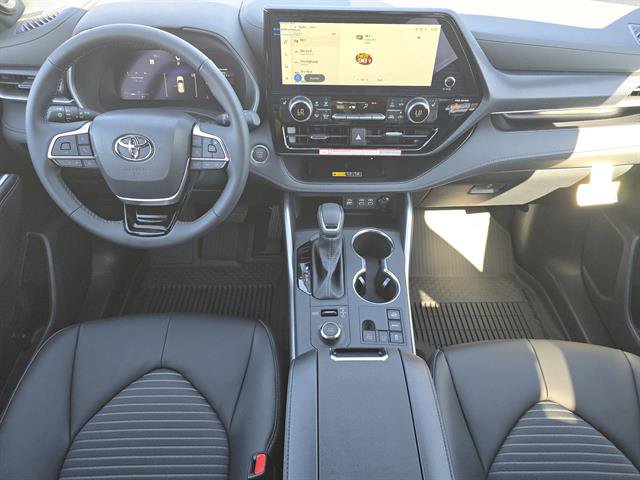 New 2026 Toyota Highlander XSE image 8