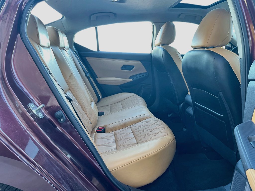 Used 2025 Nissan Sentra SV w/ SV Premium Package FWD image 26